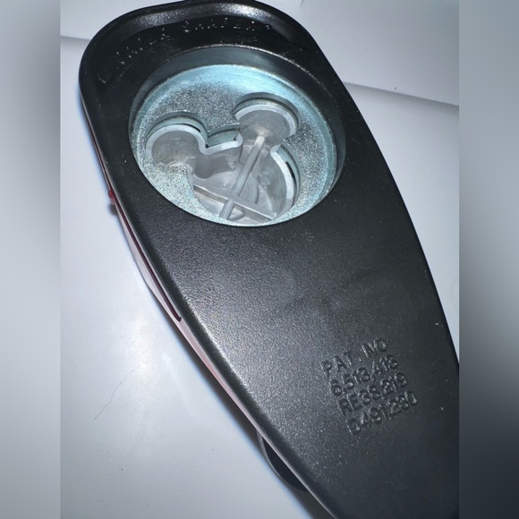 Mickey Mouse Paper Punch - Picture 2 of 2